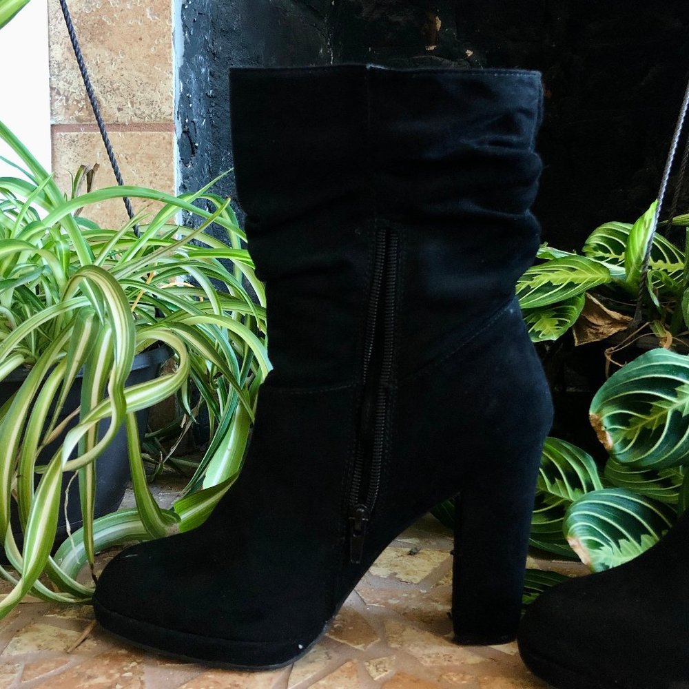 Shoe Dazzle Black Suede Medium Heeled Boots